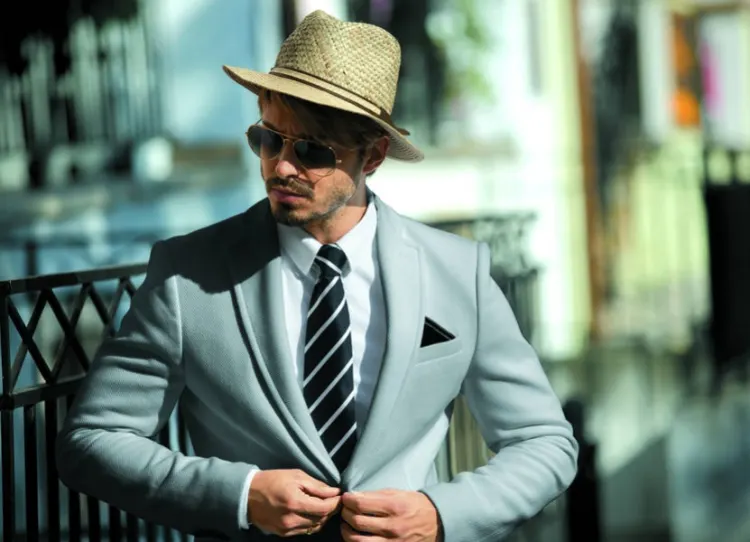Comment bien porter son chapeau ?