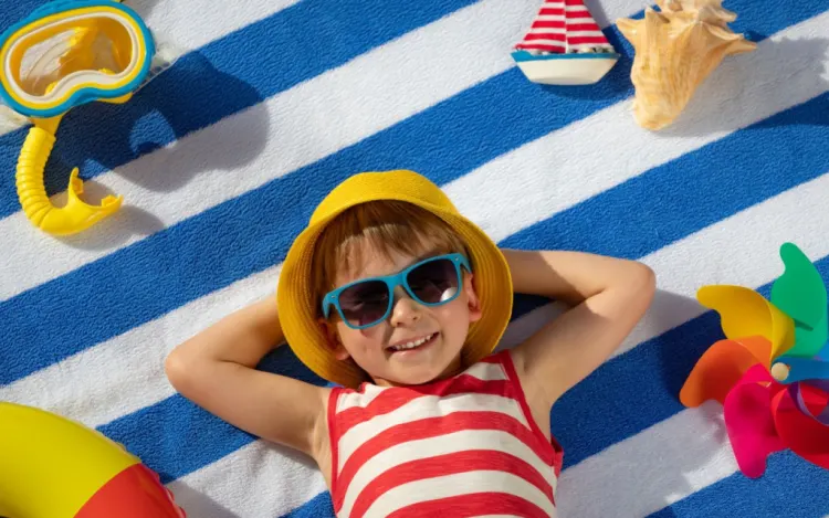 Guide complet des chapeaux anti-UV pour enfants : protection maximale, normes UP