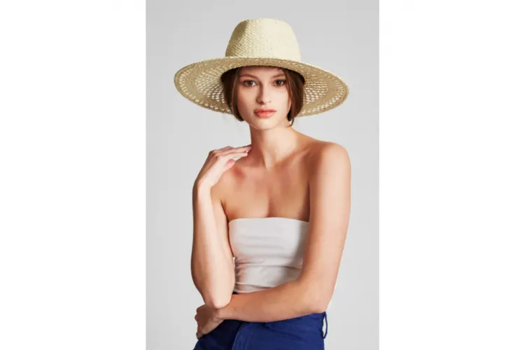 Bien se protéger du soleil avec un chapeau 