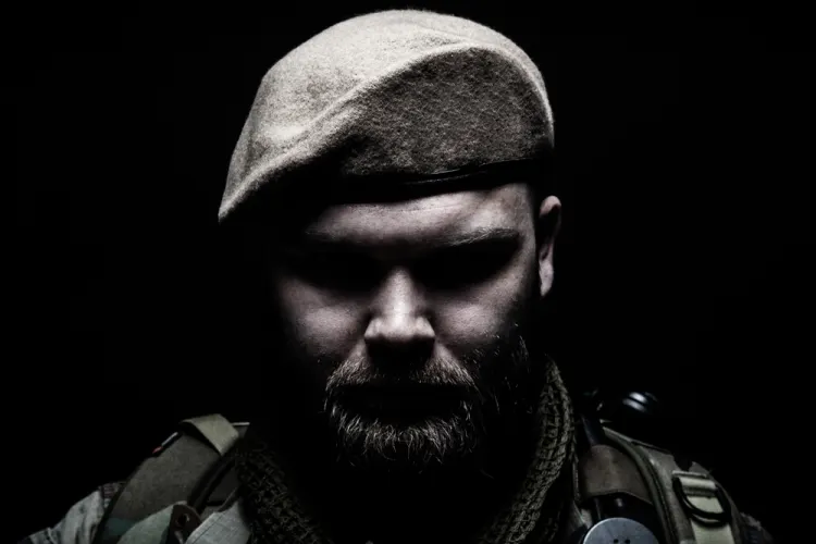 Béret basque vs béret militaire : quelles différences et comment les distinguer ?