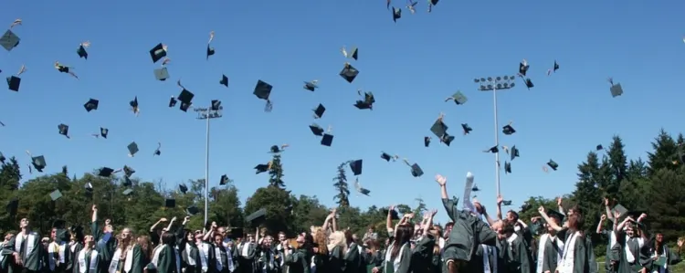 Le chapeau de remise des diplômes
