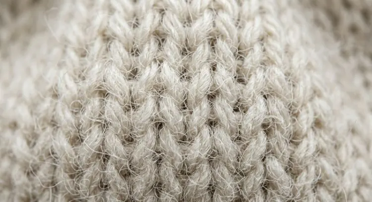 Bonnet en laine ou en cachemire : que choisir ?